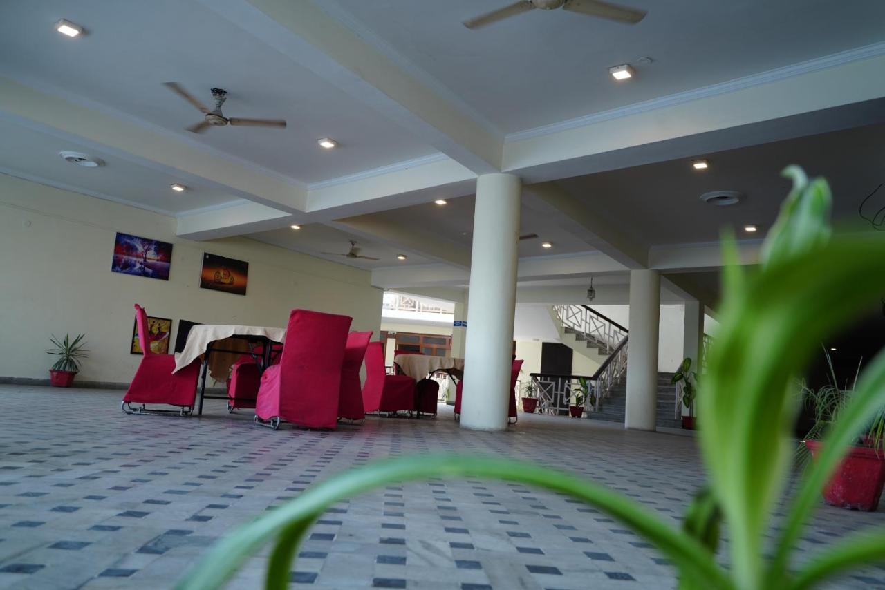 Hotel Gaurab Near Paltan Bazaar Dehradun Exterior foto