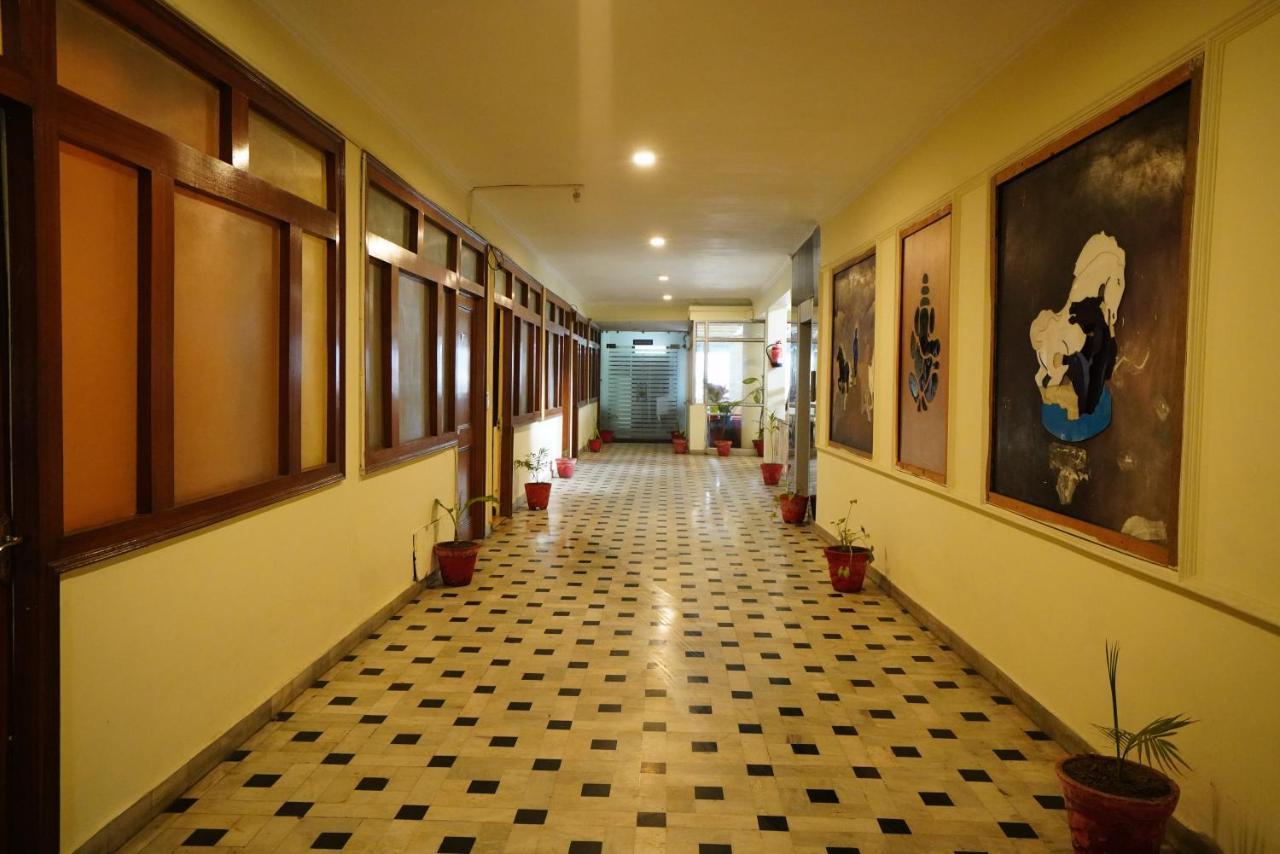 Hotel Gaurab Near Paltan Bazaar Dehradun Exterior foto