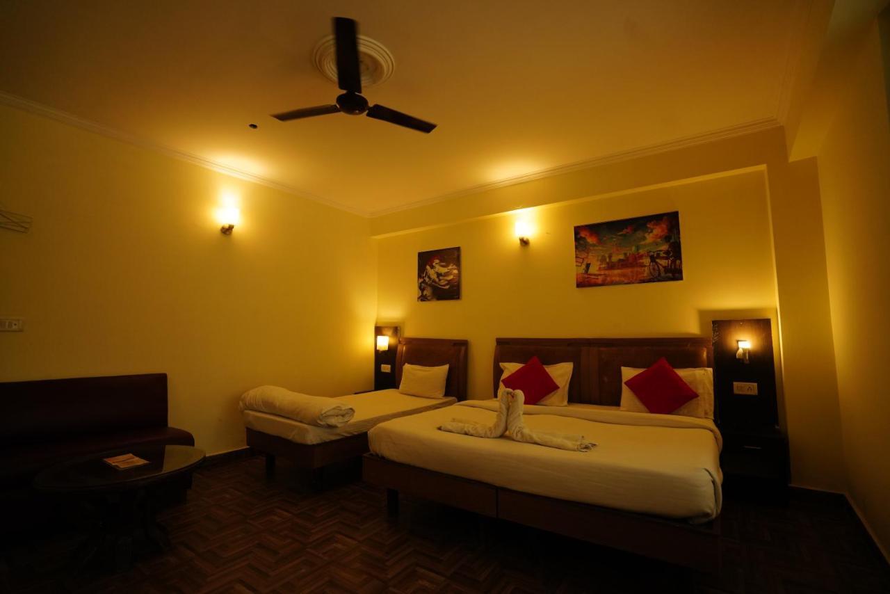 Hotel Gaurab Near Paltan Bazaar Dehradun Exterior foto